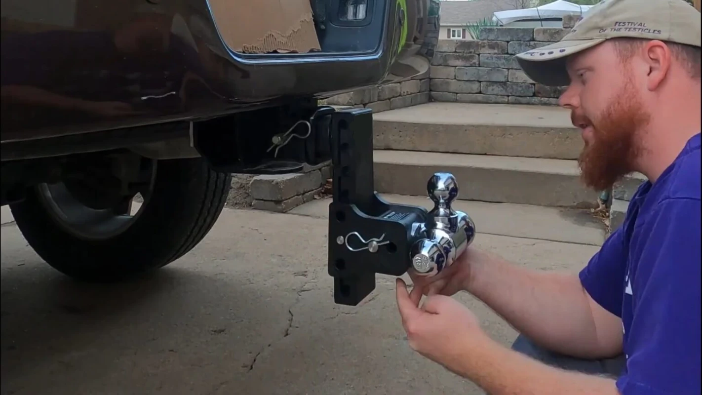 3″ x 6″ vs. 6″ x 12″ Trailer Hitch Covers: Which Size Actually Fits Your Vehicle?